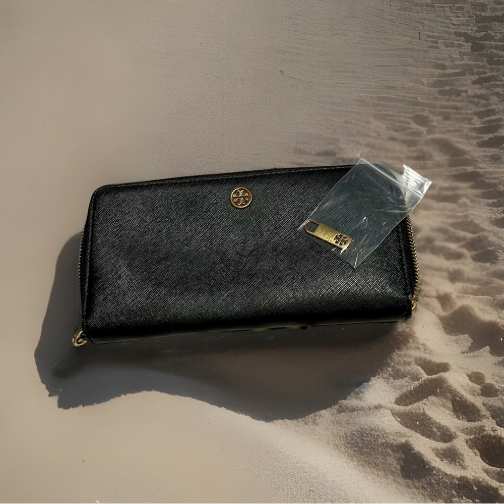 Tory Burch leather black wallet